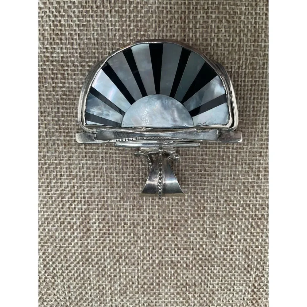 Vintage Native American Zuni Sterling Silver Sunburst Pendant/Brooch – Mother of